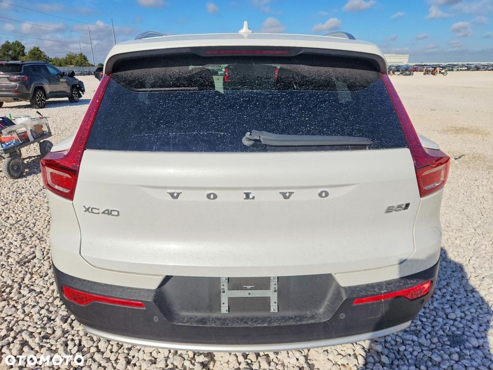 Volvo XC 40 - 6