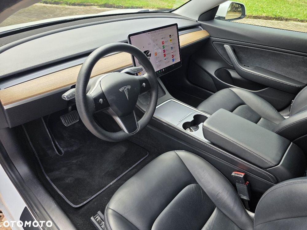 Tesla Model 3 - 17