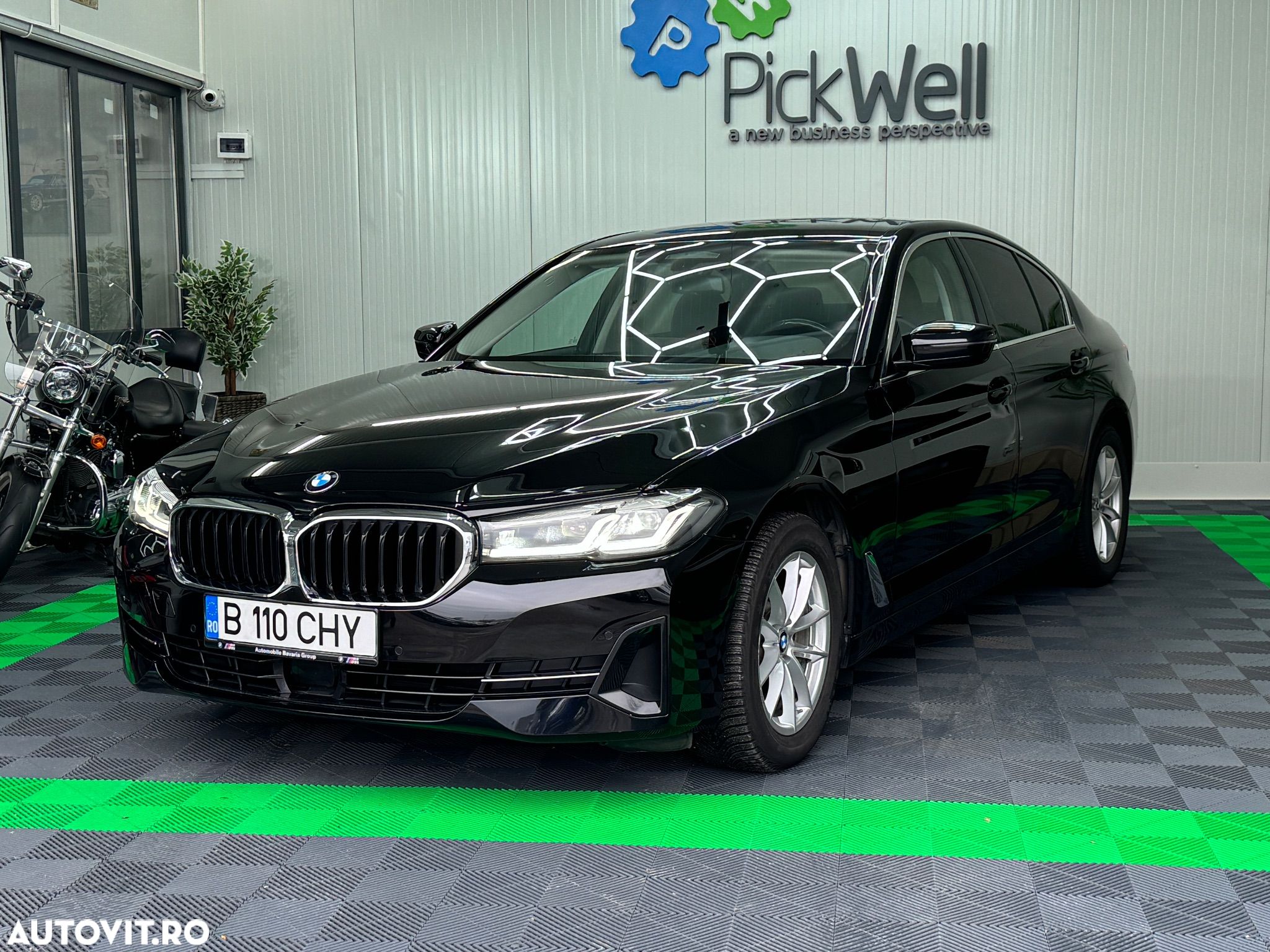 BMW Seria 5 530i xDrive AT MHEV - 1