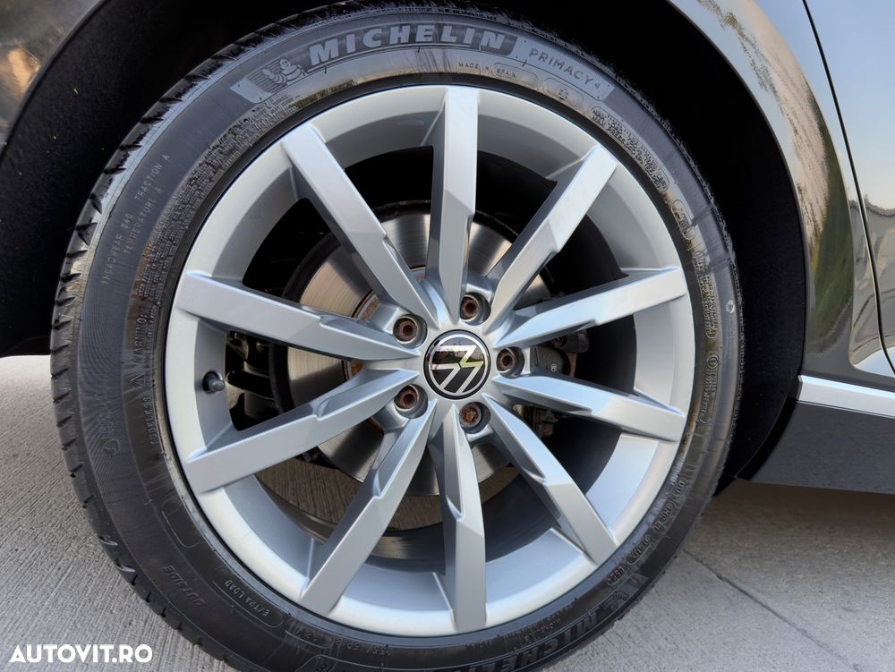 Volkswagen Passat 2.0 TDI SCR DSG Elegance - 17