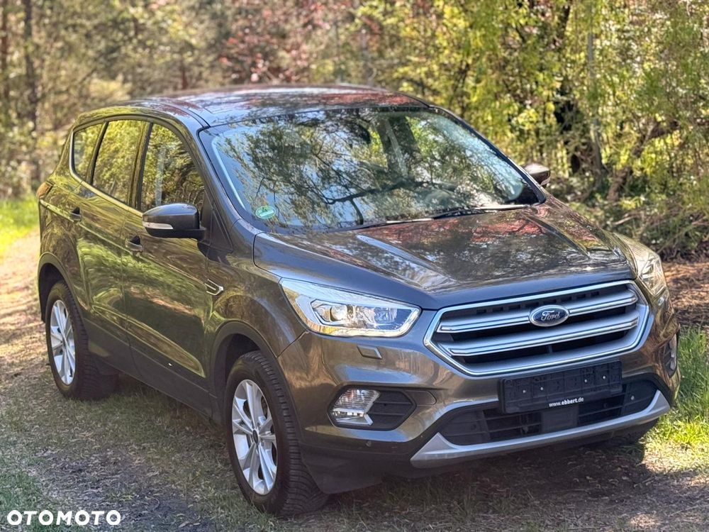 Ford Kuga 1.5 EcoBoost 2x4 Titanium - 3