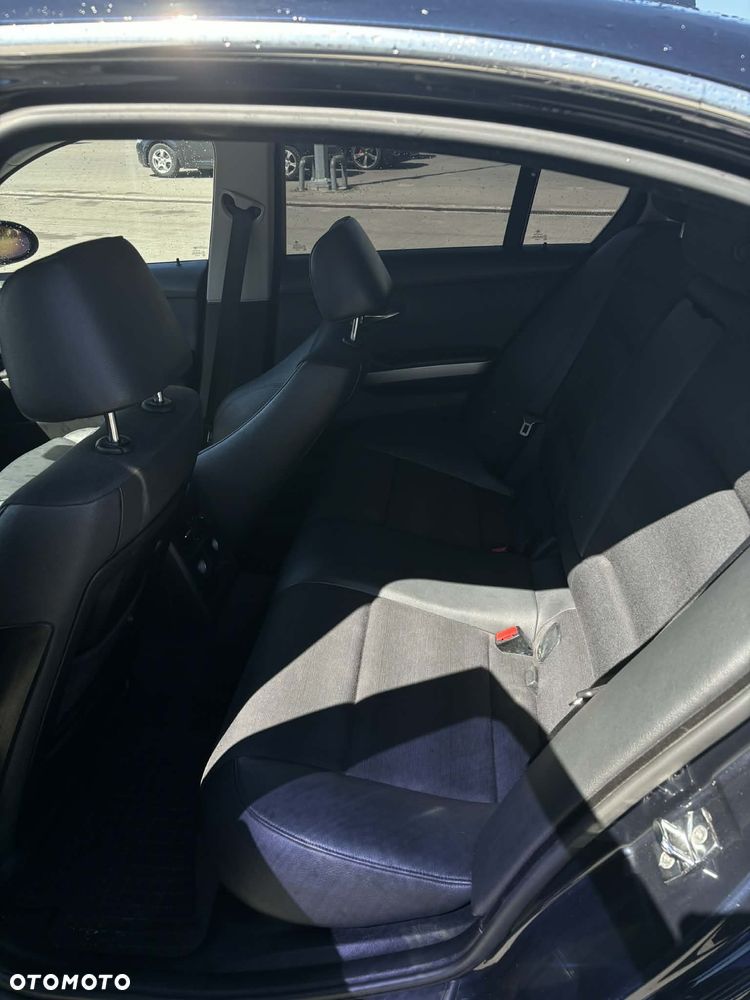 BMW Seria 3 330i - 6