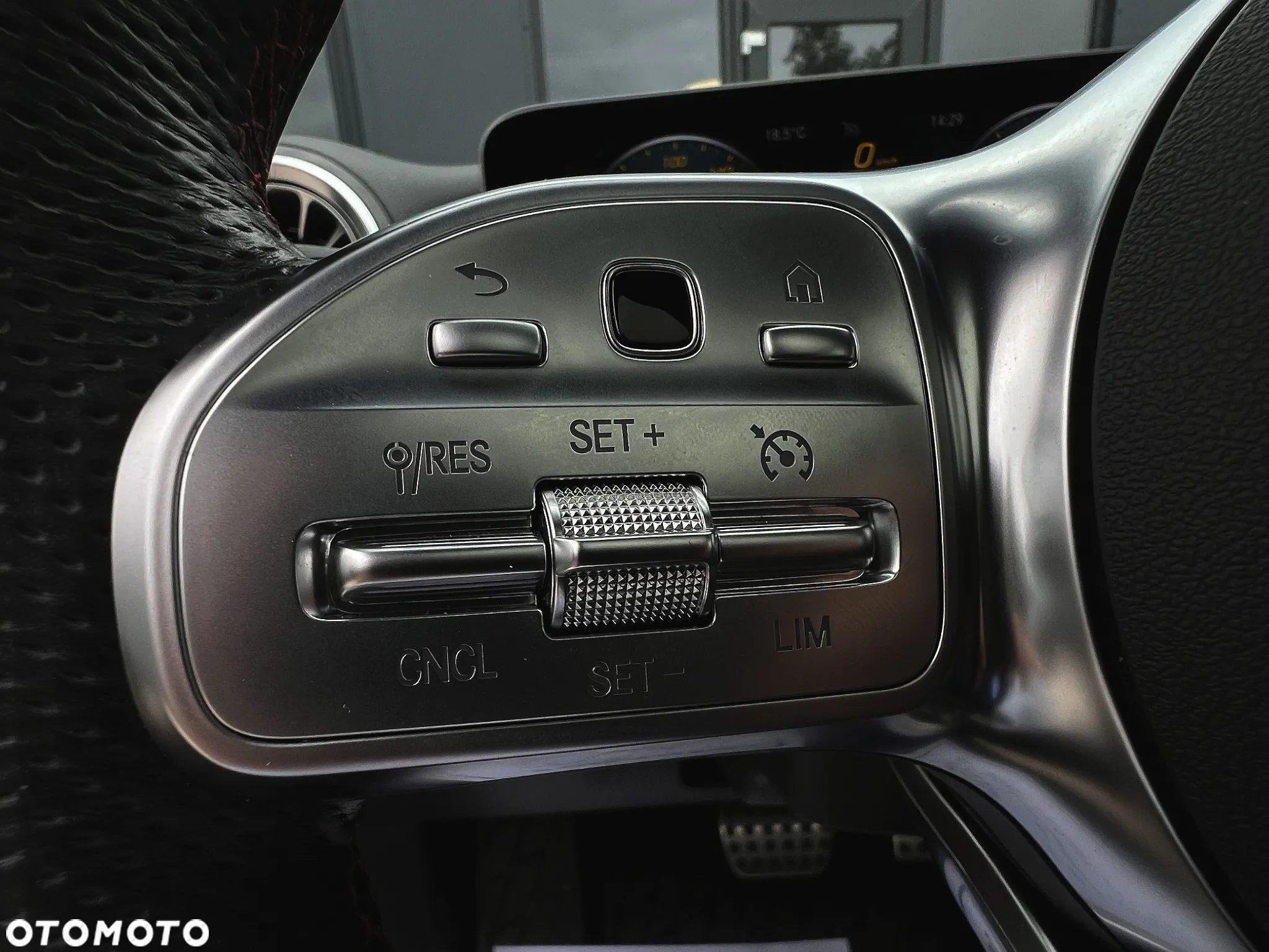Mercedes-Benz Klasa A 220 4-Matic AMG Line 7G-DCT - 30