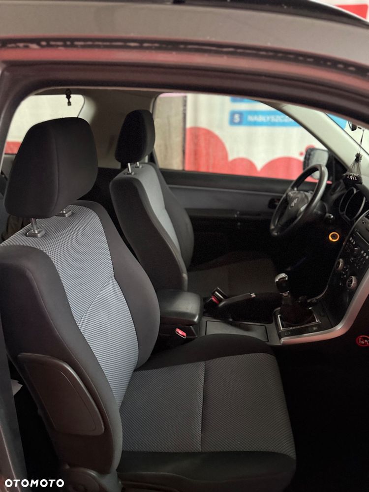 Suzuki Grand Vitara 1.6 - 12