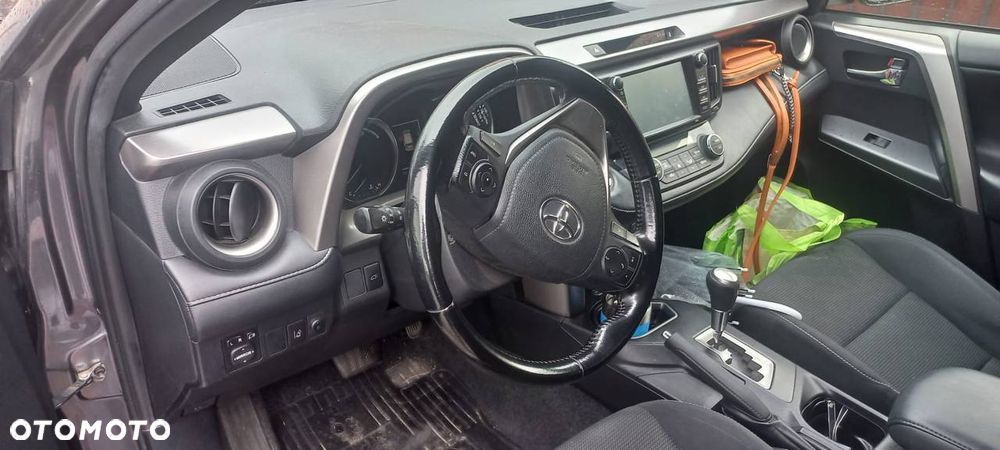 Toyota RAV4 Hybrid Premium 4x2 - 11
