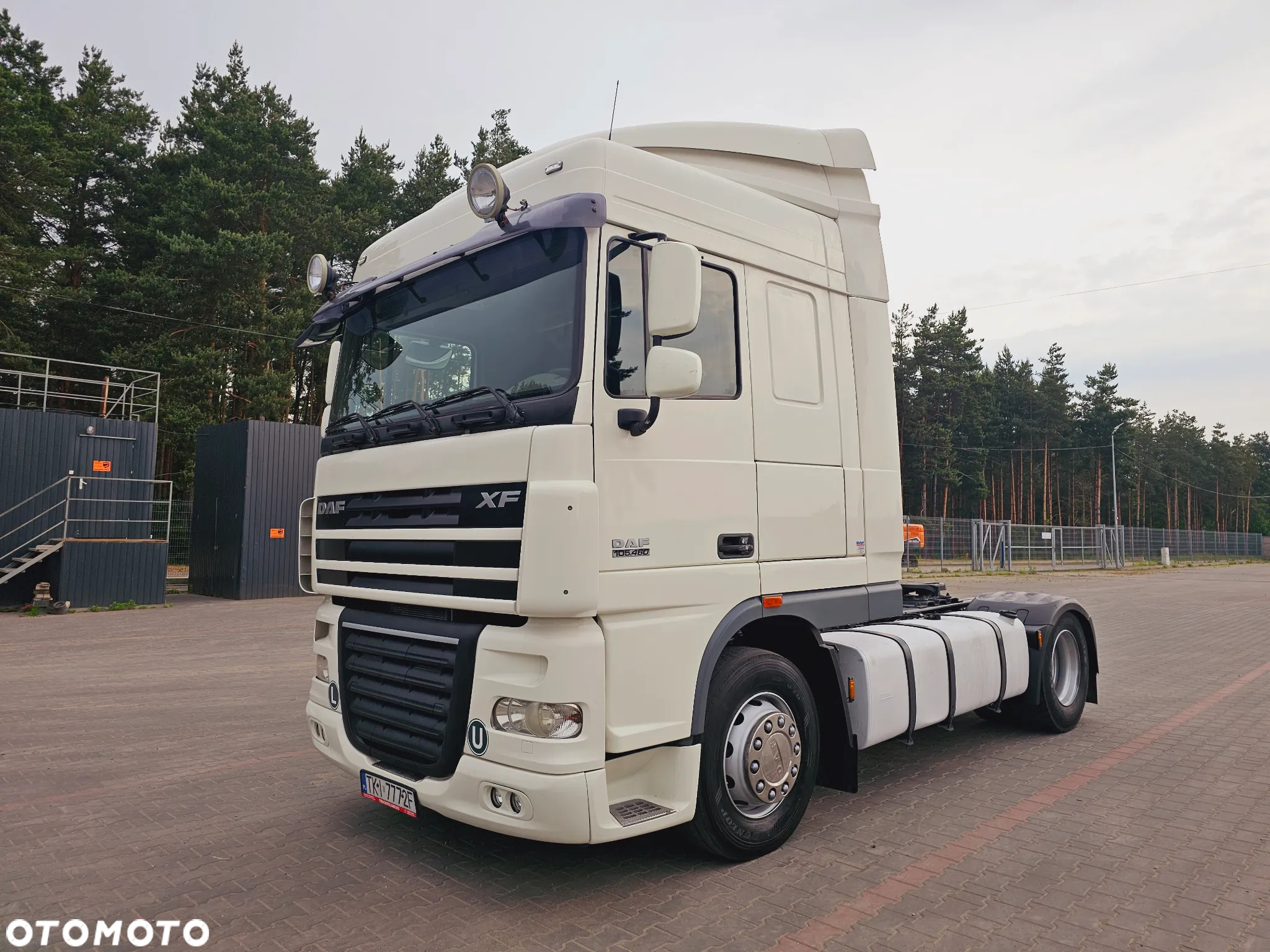 DAF XF 105 460 * EURO 5 * MANUAL* 2012 * STANDARD * SPACE CAB - 2
