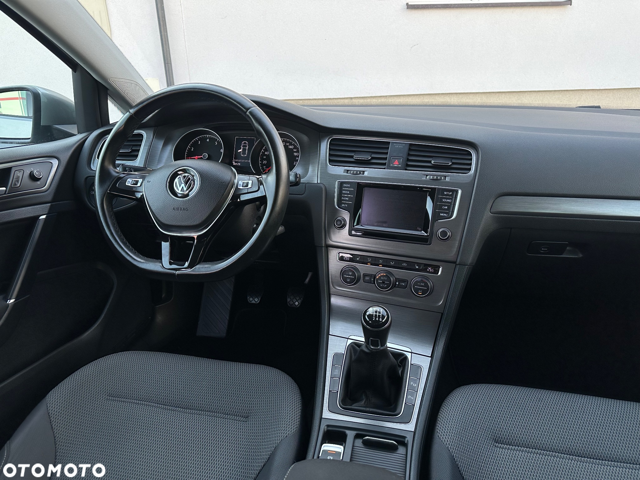 Volkswagen Golf - 26