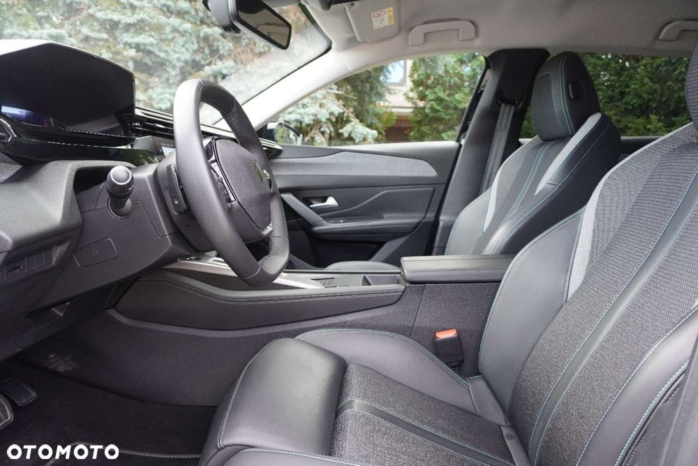 Peugeot 308 BlueHDi 130 EAT8 Allure - 13
