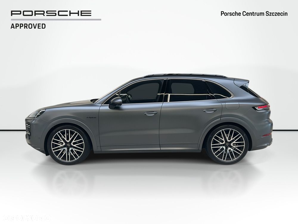 Porsche Cayenne Turbo E-Hybrid PHEV - 3
