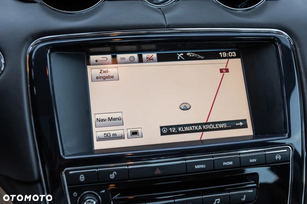 Jaguar XJ 3.0 V6 Kompressor AWD R-Sport - 24