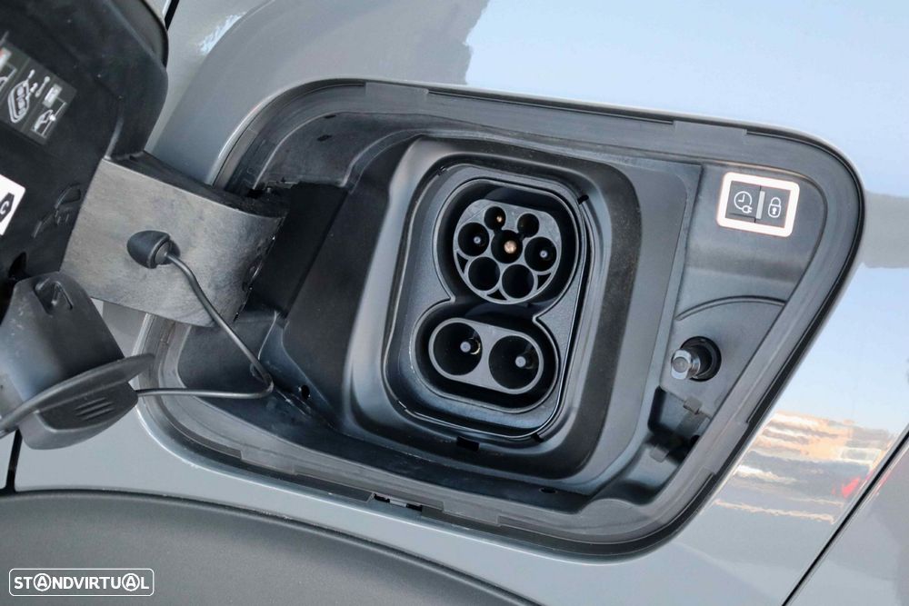 Peugeot e-2008 54 kWh GT - 14