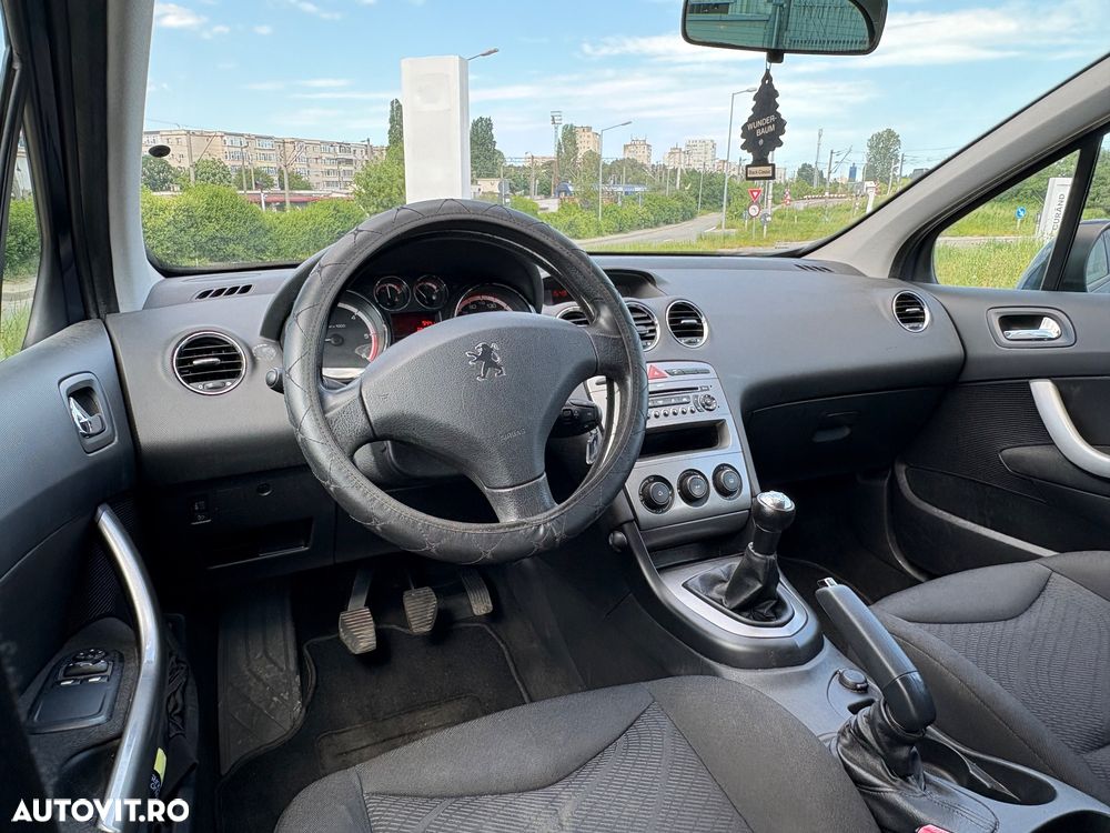 Peugeot 308 - 8