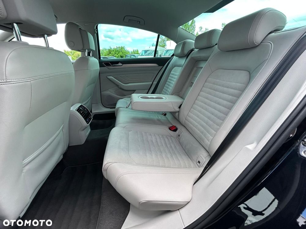 Volkswagen Passat 2.0 TDI 4Mot Elegance DSG - 20