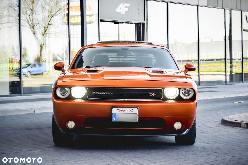 Dodge Challenger - 2