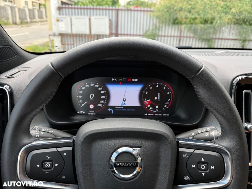 Volvo XC 40 B4 AT8 AWD Mild Hybrid Inscription - 29