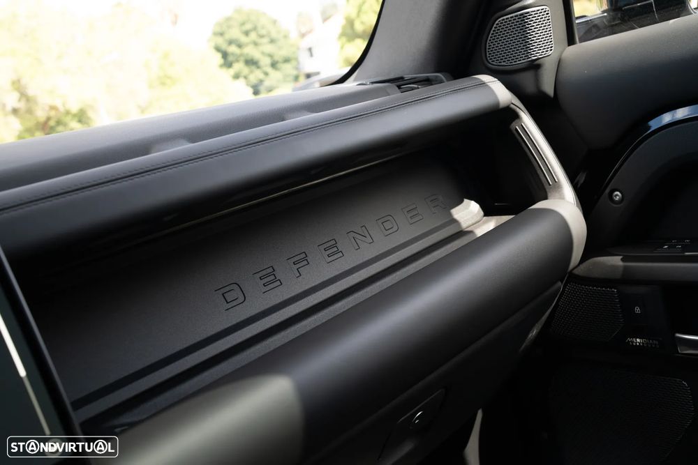 Land Rover Defender 90 P525 V8 - 26