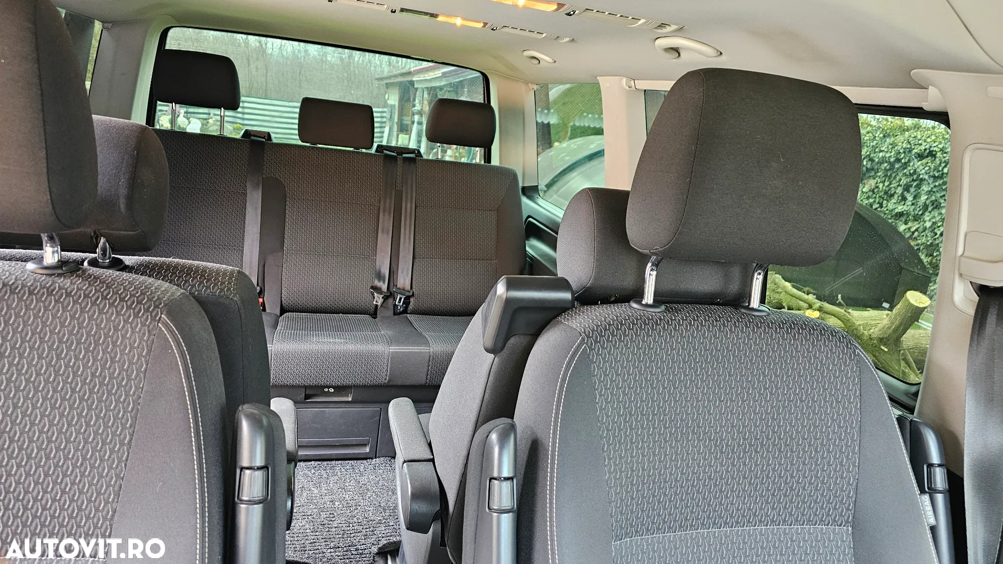 Volkswagen Multivan - 12
