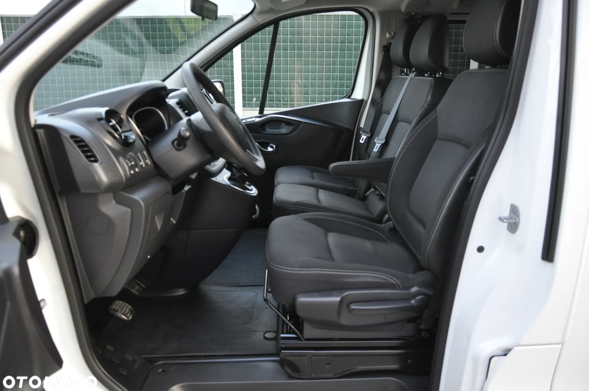 Renault Trafic - 32