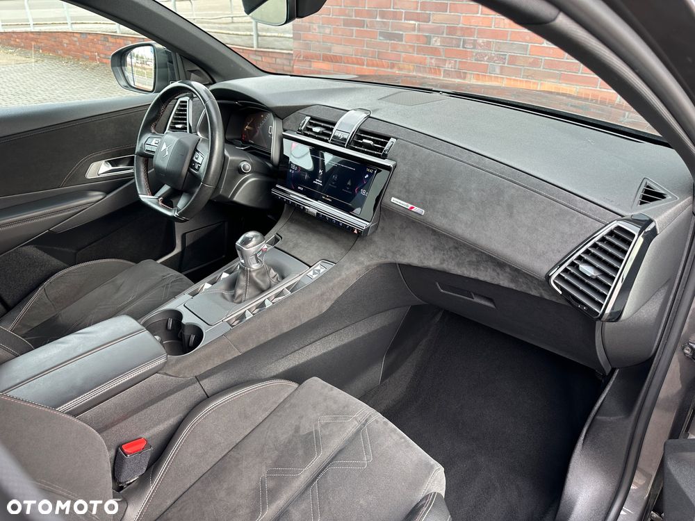 DS Automobiles DS 7 Crossback - 24