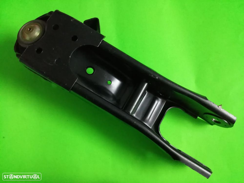 Braço da Suspensão Inferior - Nissan Pickup D21 2WD - 3