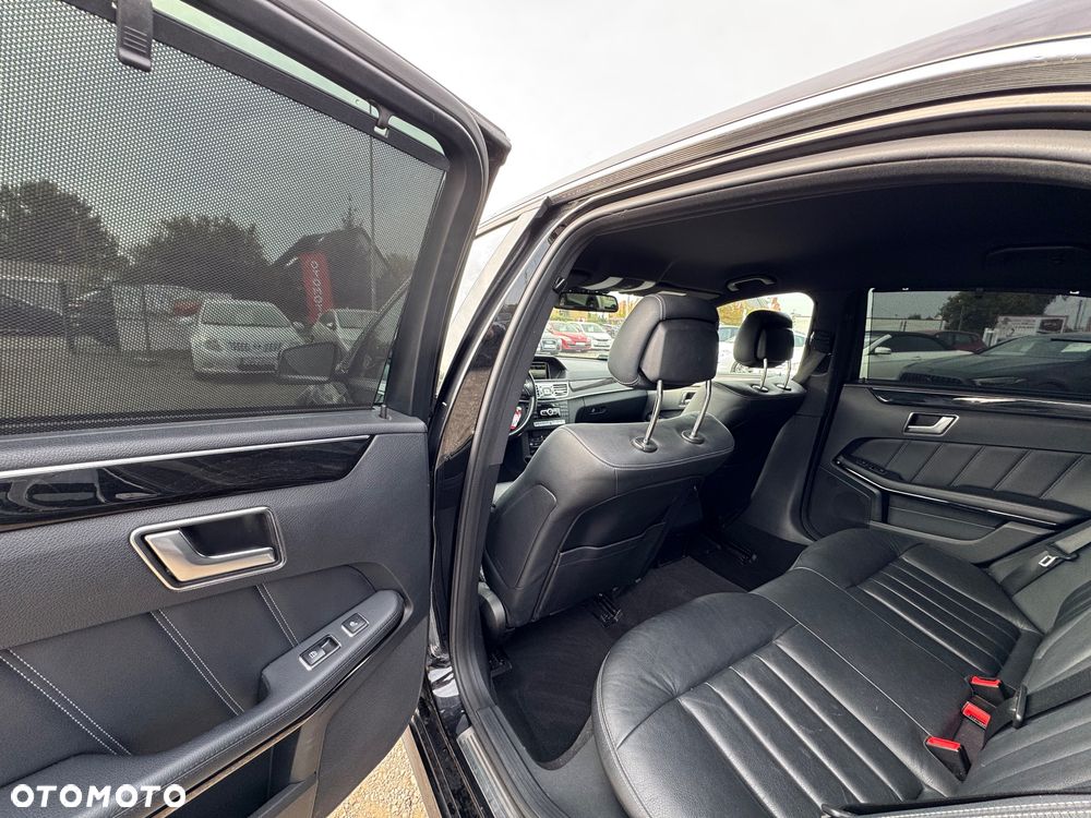 Mercedes-Benz Klasa E 350 BlueTEC 4Matic 7G-TRONIC - 24