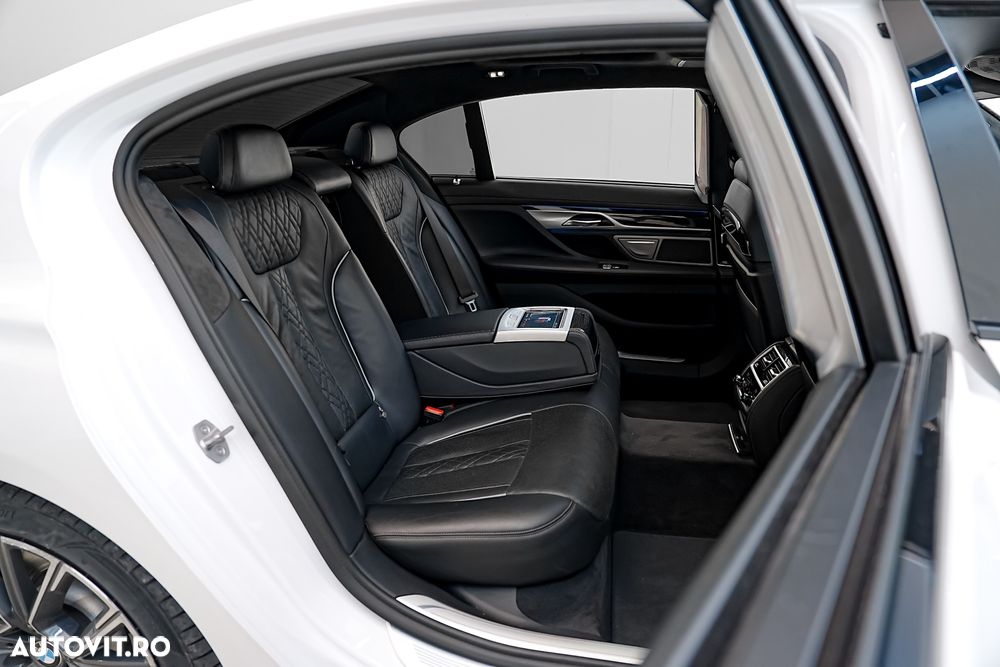 BMW Seria 7 750Li xDrive - 15