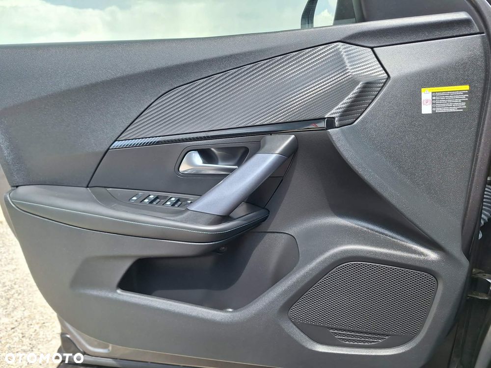 Peugeot 2008 BlueHDi 130 EAT8 Allure Pack - 30