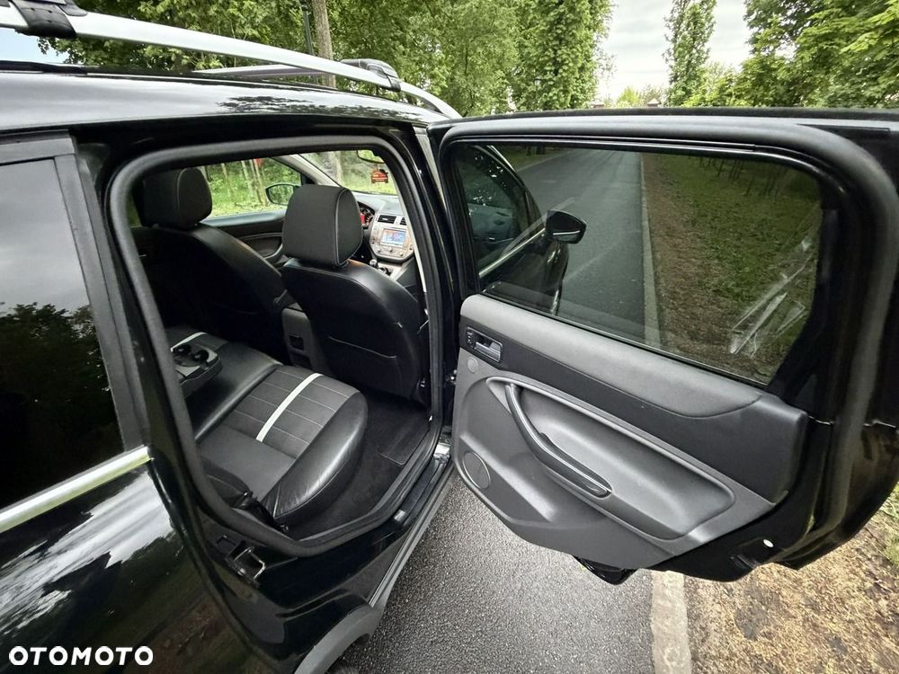 Ford Kuga - 25