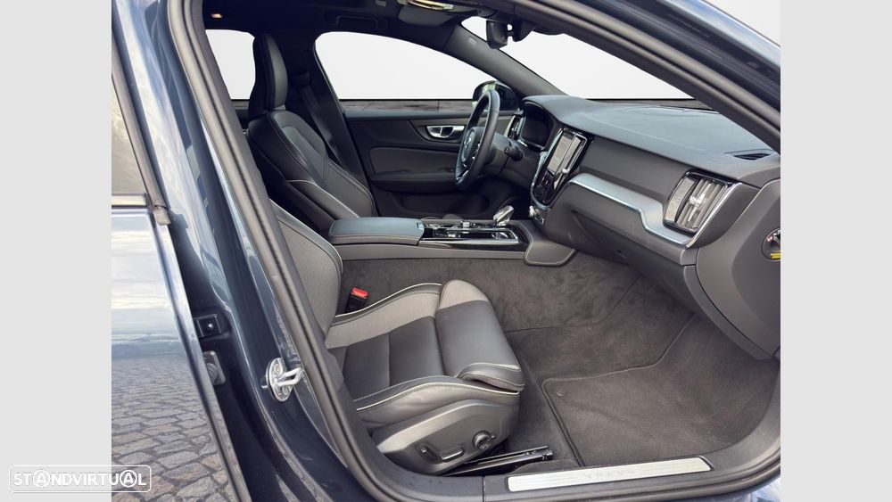 Volvo V60 2.0 T6 AWD TE Plus Dark - 14