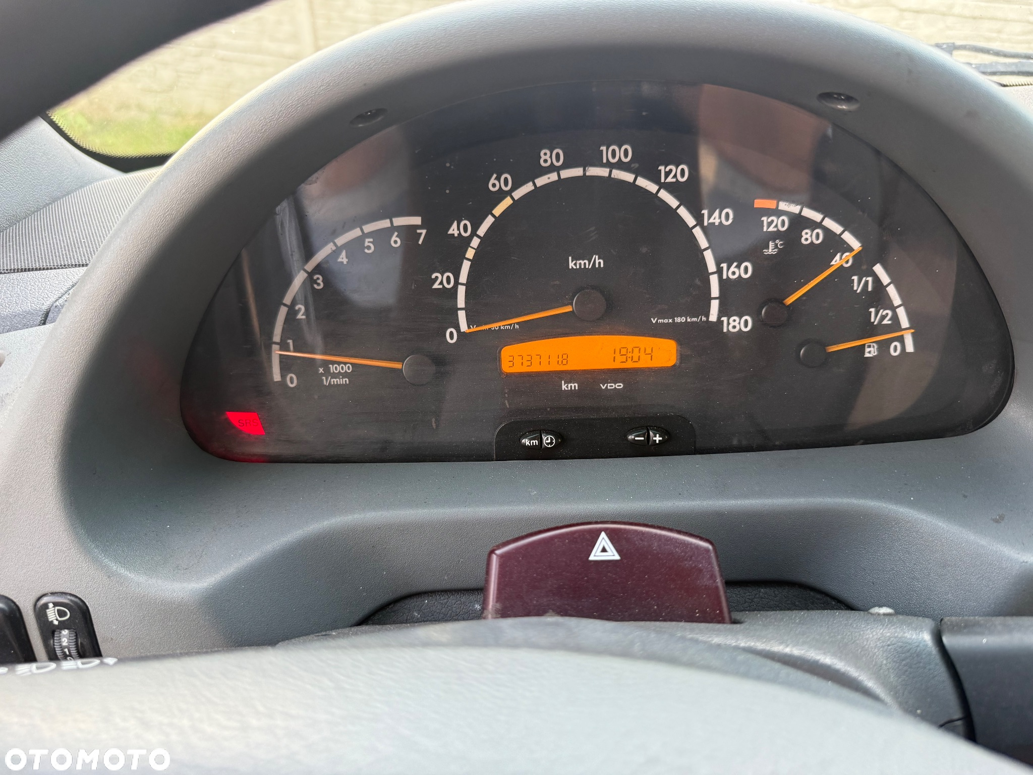 Mercedes-Benz Sprinter - 11