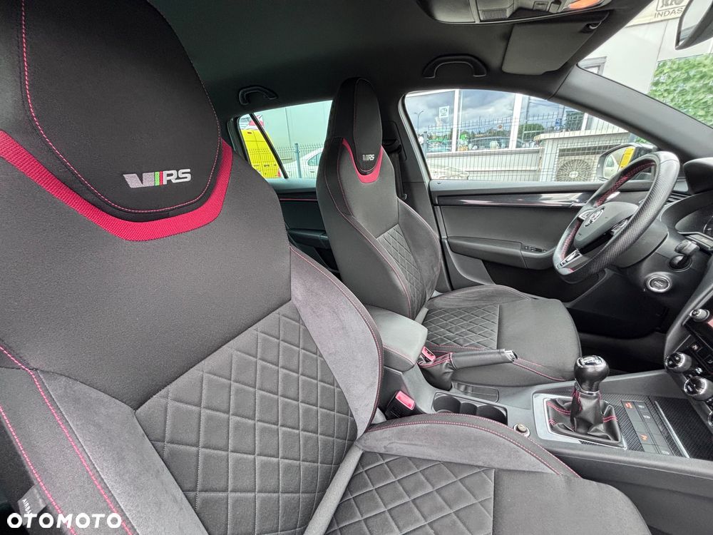 Skoda Octavia 2.0 TSI RS - 22