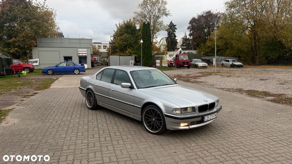 BMW Seria 7 740i - 1