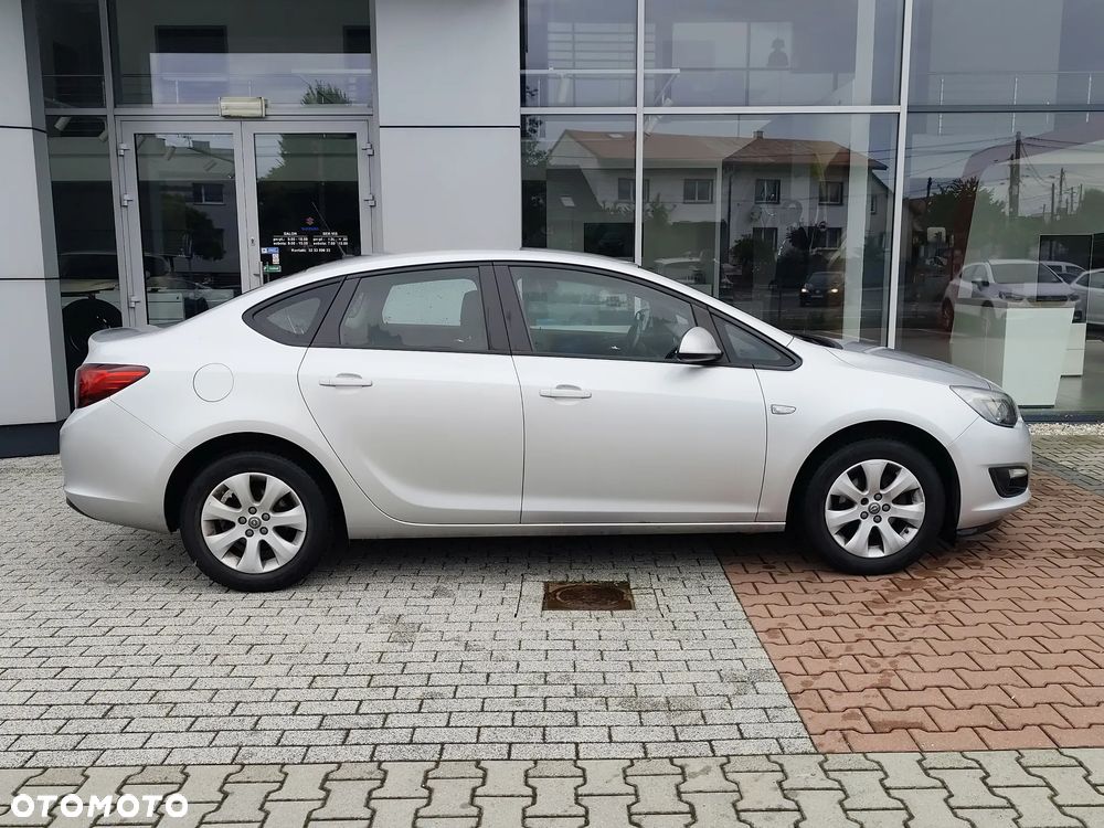Opel Astra 1.6 Business EU6 - 4