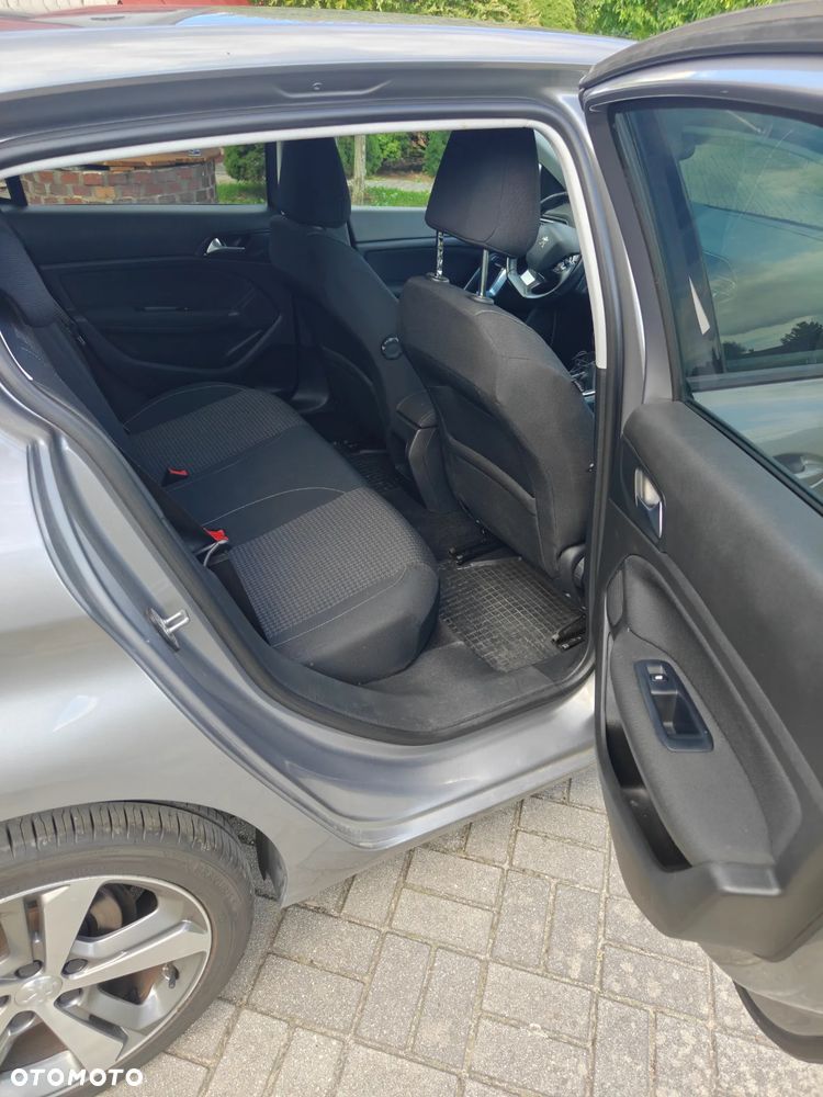 Peugeot 308 1.2 PureTech GPF Allure S&S - 12