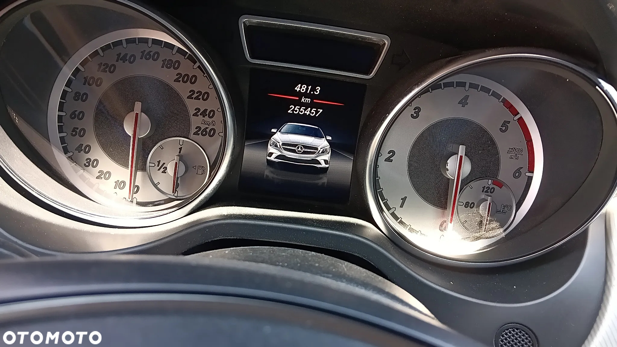Mercedes-Benz CLA 180 (CDI) d - 17