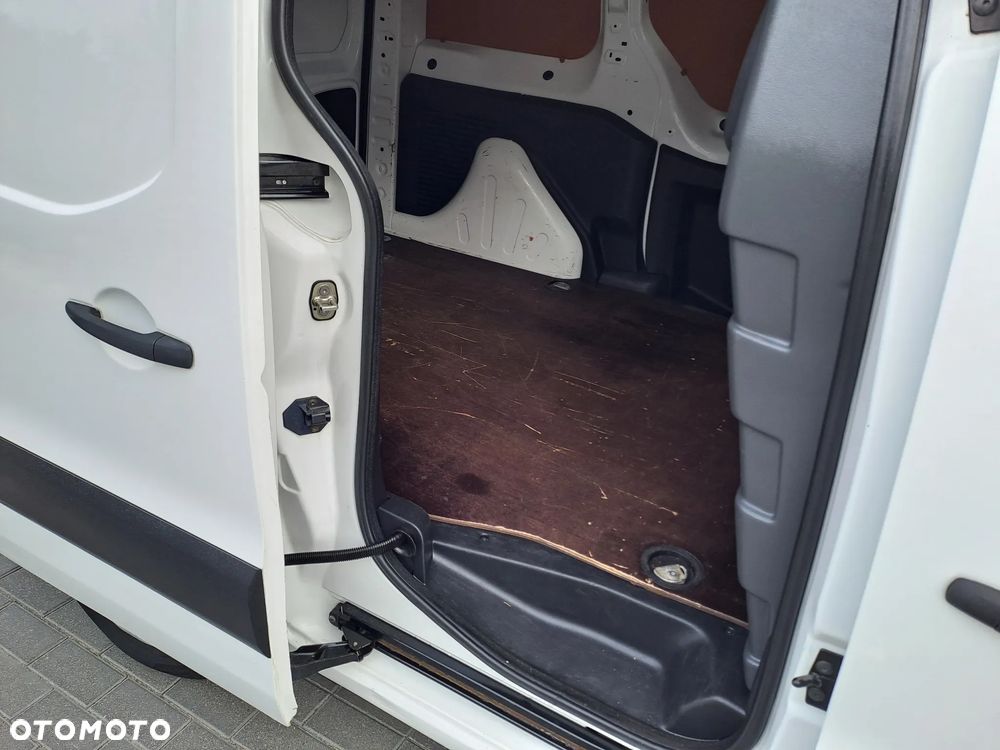 Peugeot Partner 1.6 HDI / 3 osobowy/ Blaszak / Bardzo Ładny/ - 9