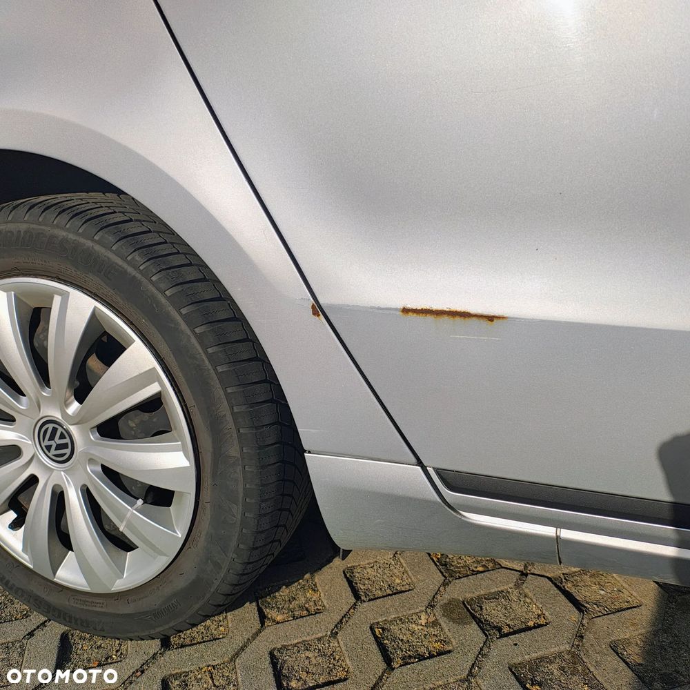 Volkswagen Passat 1.6 TDI Trendline - 5