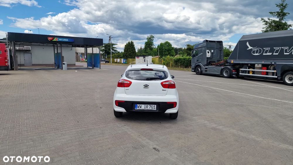 Kia Rio 1.2 Attract - 10