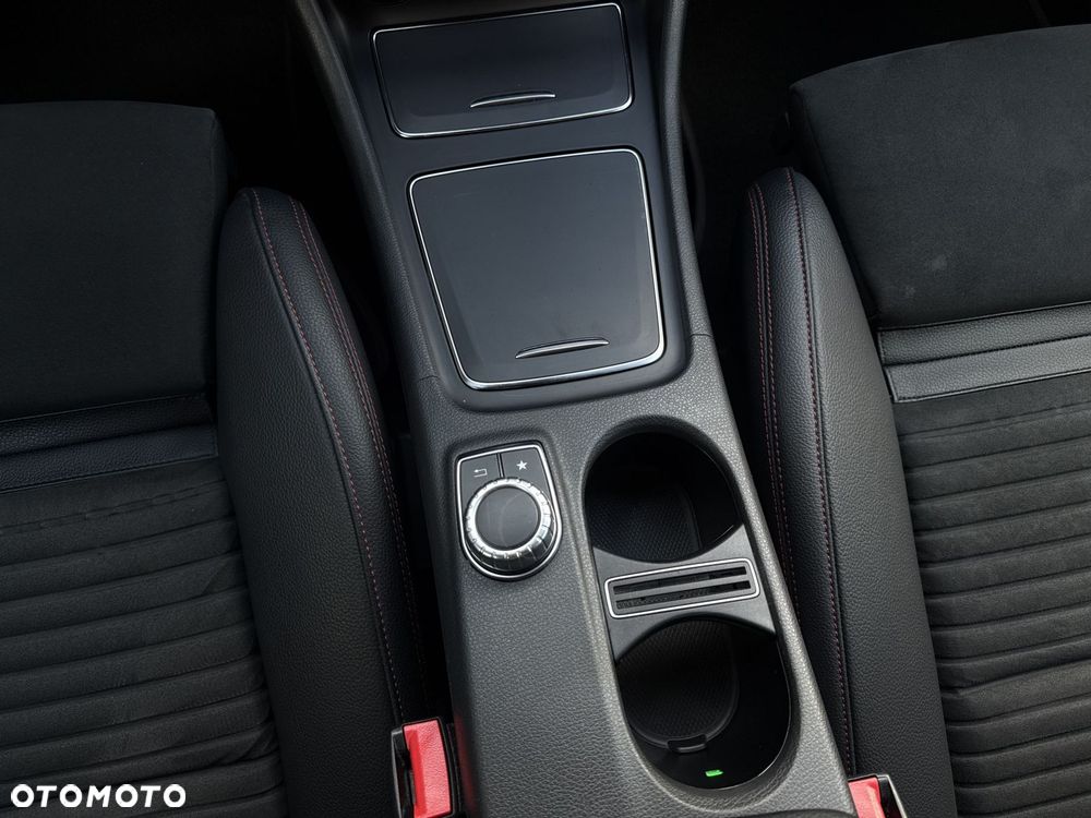 Mercedes-Benz GLA 200 7G-DCT AMG Line - 21