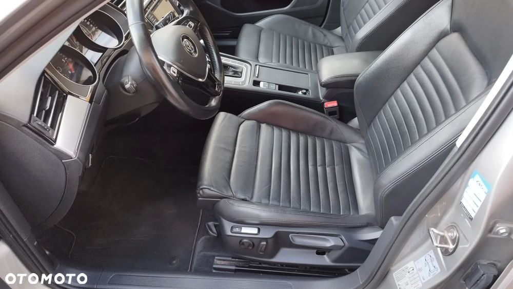 Volkswagen Passat 2.0 TDI SCR DSG Highline - 5