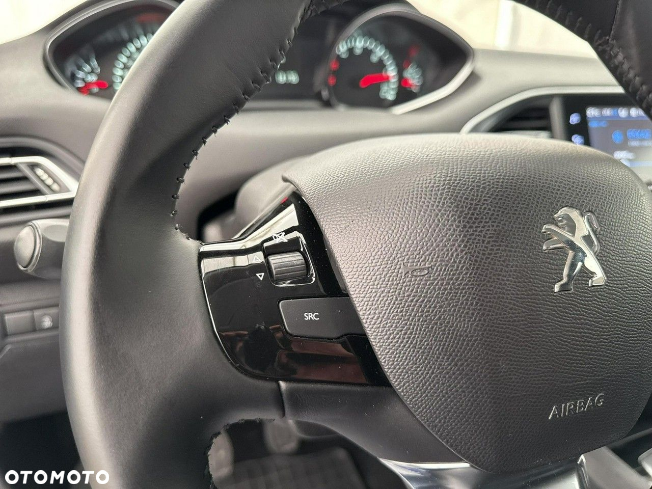 Peugeot 308 - 24