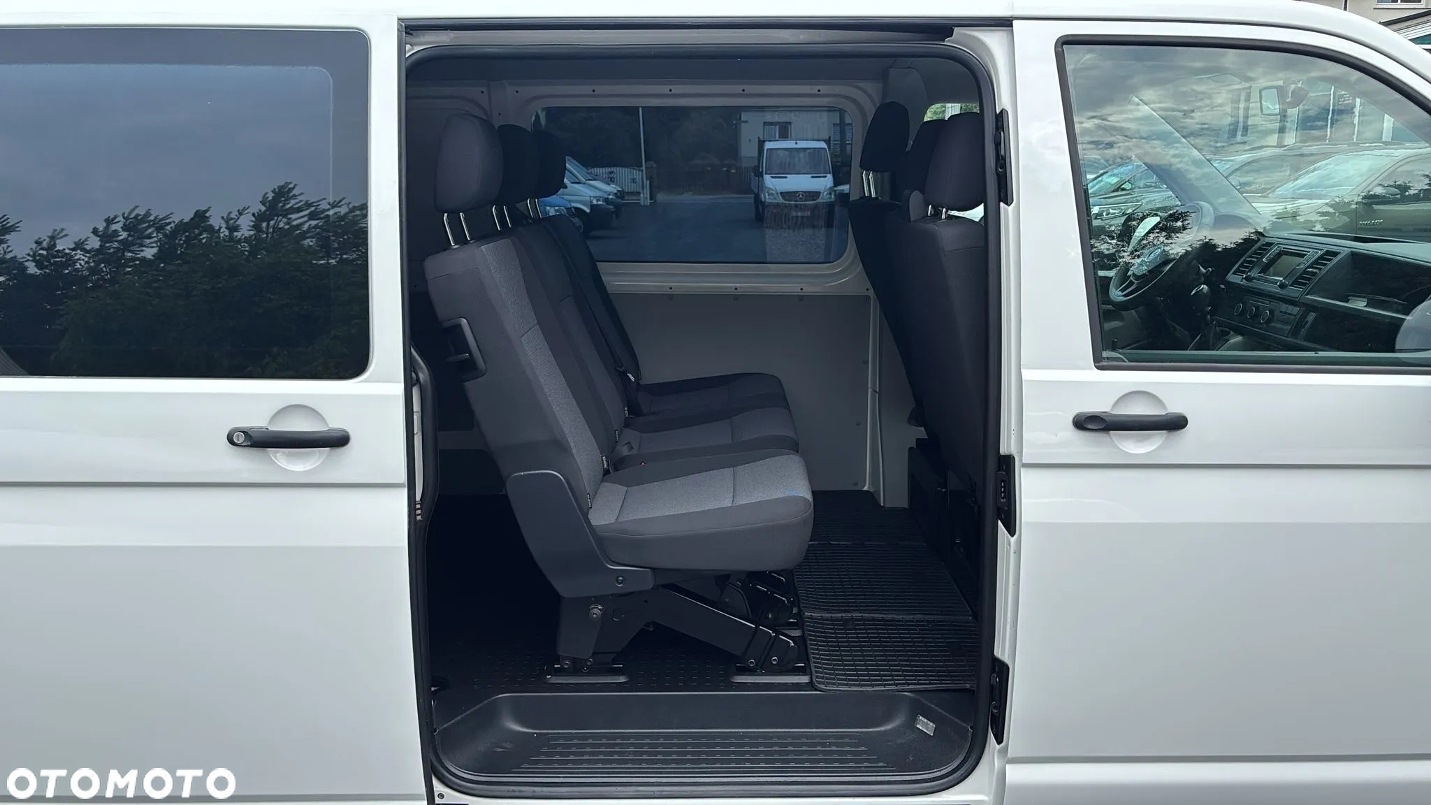Volkswagen Transporter T6 TDI L2H1 Mixt - 20