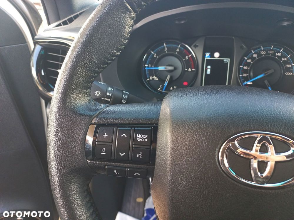 Toyota Hilux 2.8 D-4D Double Cab Invincible 4x4 - 19