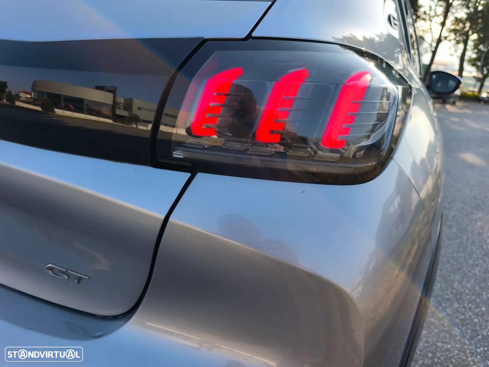Peugeot e-208 GT - 13