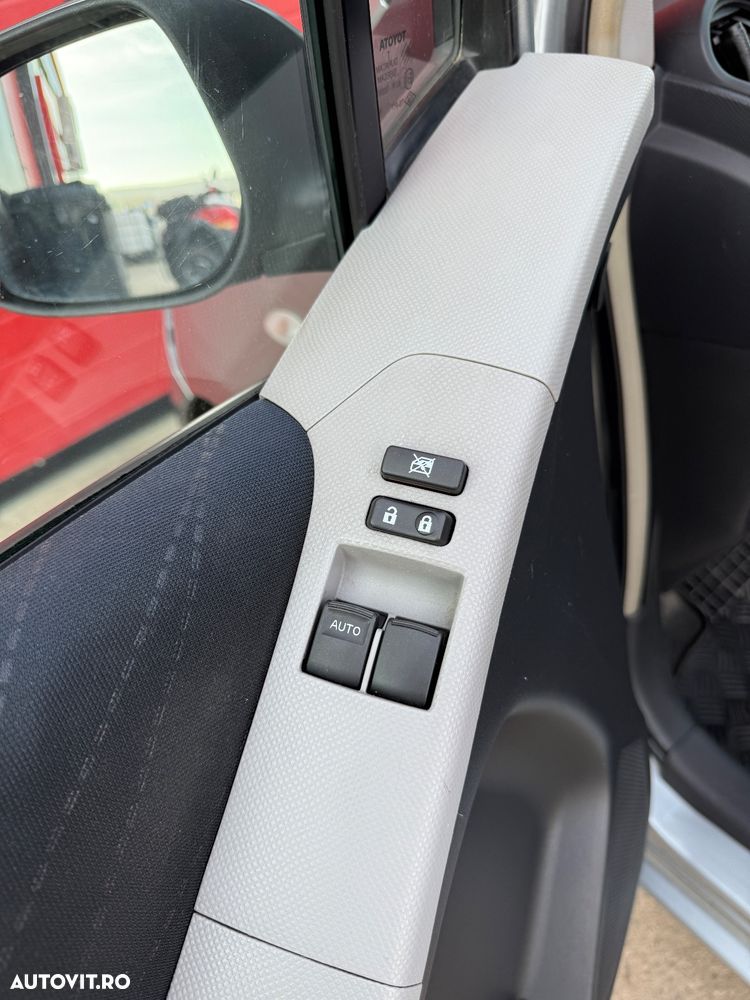 Toyota Yaris 1.4 D-4D Aut Sol - 11