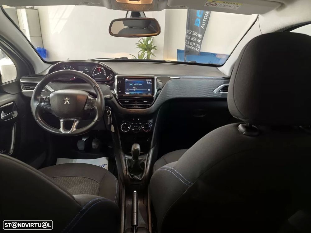 Peugeot 208 1.2 PureTech Style - 19