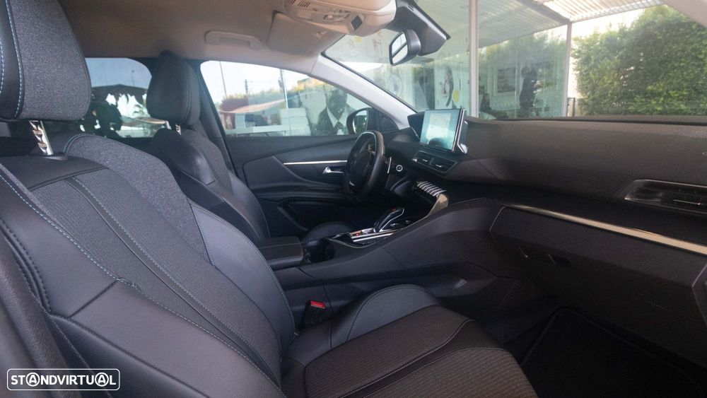 Peugeot 3008 1.5 BlueHDi Allure EAT8 - 11