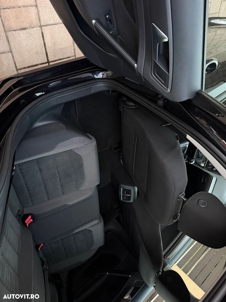 Volkswagen Golf 1.6 TDI DPF Comfortline - 26