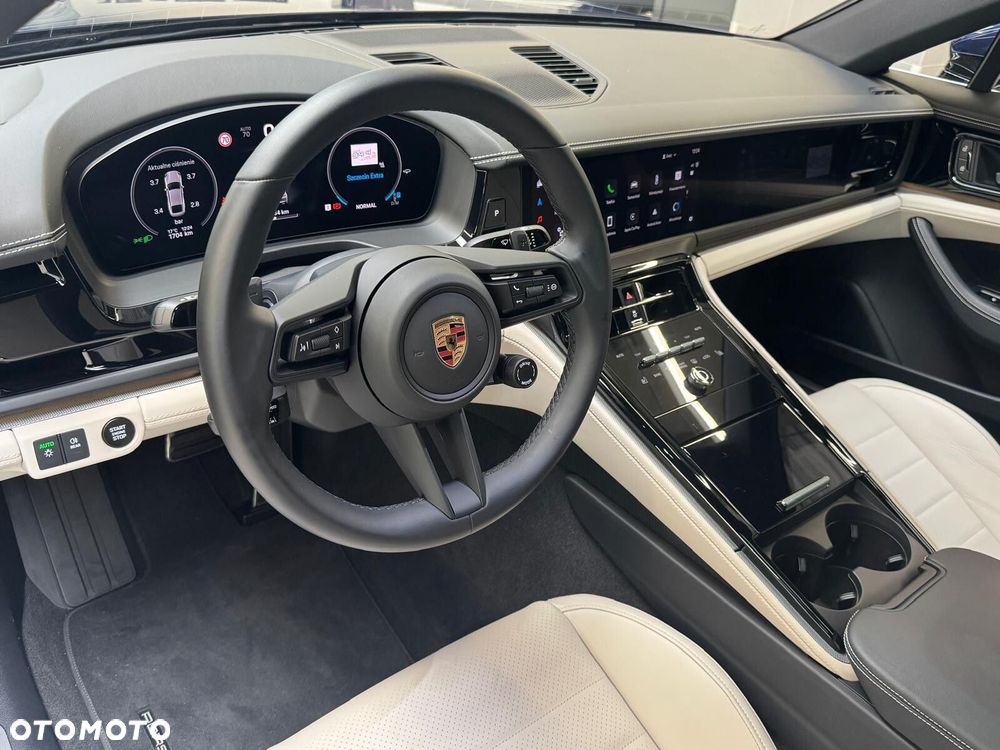 Porsche Panamera 4 - 10