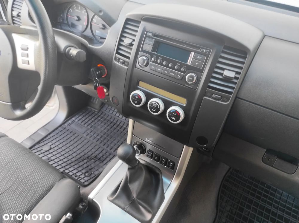 Nissan Navara 2.5 D LE - 30
